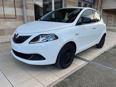 Usata Lancia Ypsilon 69 CV (50 kW) 2022 Bianco Utilitaria