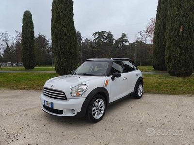 Käytetty Mini Cooper D Countryman 112 HP (82 kW) 2013 Valkoinen Katumaasturi