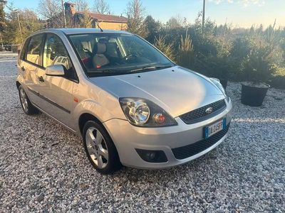 Usata Ford Fiesta 75 CV (55 kW) 2006 Utilitaria