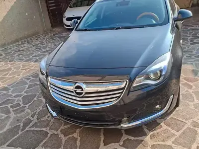 Usata Opel Insignia Cosmo 140 CV (102 kW) 2015 Nero Station wagon