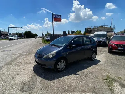 Usata Honda Jazz 78 CV (57 kW) 2008 Grigio Utilitaria