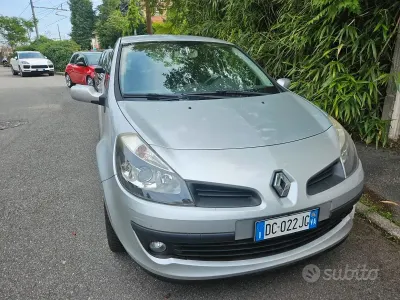 Usata Renault Clio II Dynamique 98 CV (72 kW) 2006 Grigio Berlina