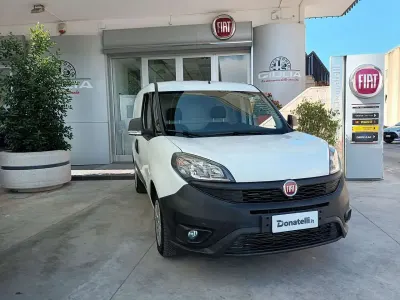 Usata Fiat Doblò Easy 95 CV (69 kW) 2021 Bianco Monovolume