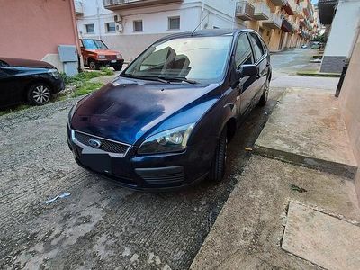 Usata Ford Focus 100 CV (73 kW) 2005 Blu Berlina