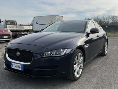 Usata Jaguar XE Business Edition 180 CV (132 kW) 2016 Bluazzurro Berlina