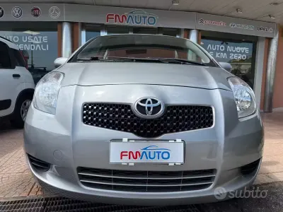 Brugt Toyota Yaris Sol 90 HK (66 kW) 2007 Grå Hatchback