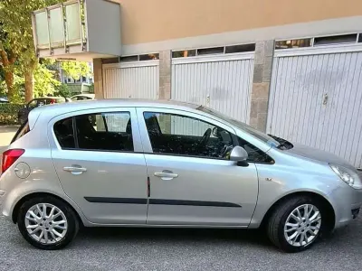 Usata Opel Corsa Club 80 CV (58 kW) 2009 Grigio Utilitaria
