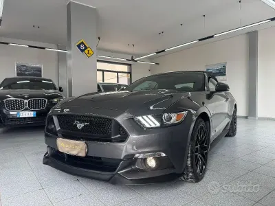 Usata Ford Mustang Convertible 420 CV (308 kW) 2017 Grigio Cabrio
