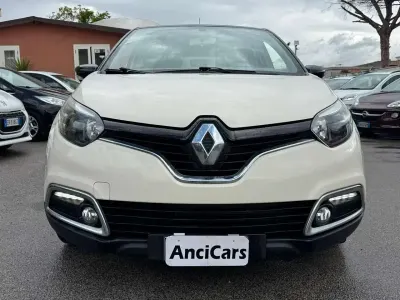 Usata Renault Captur 90 CV (66 kW) 2014 Beige SUV
