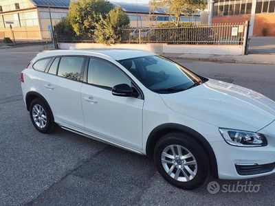 Usata Volvo V60 CC 190 CV (139 kW) 2017 Bianco Station wagon