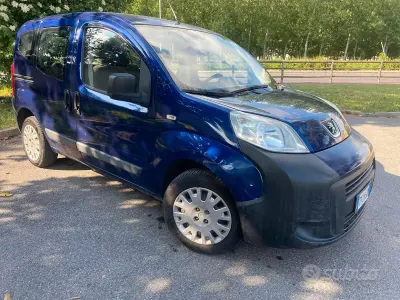 Usata Peugeot Bipper 68 CV (50 kW) 2009 Bluazzurro Monovolume