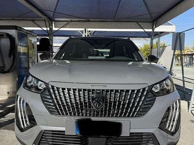 Usata Peugeot 2008 Allure 101 CV (74 kW) 2025 Grigio SUV