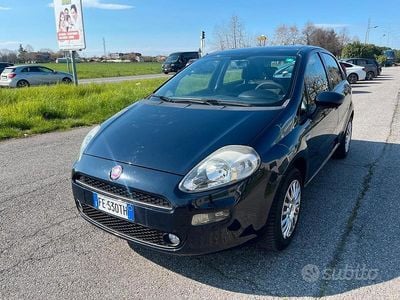 Usata Fiat Punto Lounge 69 CV (50 kW) 2016 Blu Utilitaria
