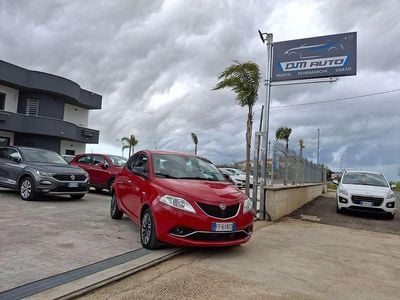 Usata Lancia Ypsilon Gold 95 CV (69 kW) 2016 Rosso Utilitaria