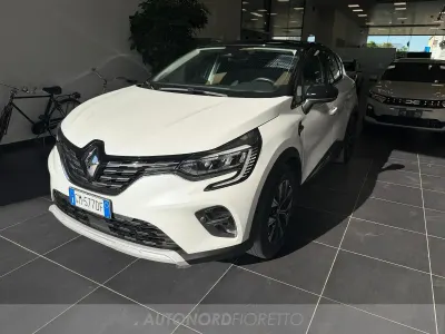 Usata Renault Captur Techno 143 CV (105 kW) 2023 Bianco SUV