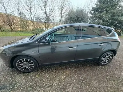 Usata Lancia Delta 120 CV (88 kW) 2011 Utilitaria