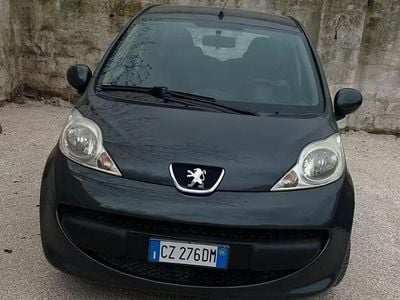 Usata Peugeot 107 68 CV (50 kW) 2006 Grigio Utilitaria