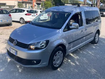 Usata VW Caddy Maxi 102 CV (75 kW) 2013 Grigio Monovolume