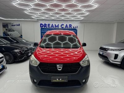 Usata Dacia Dokker 102 CV (75 kW) 2018 Rosso Monovolume