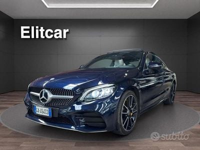 Usata Mercedes C300 Premium 258 CV (189 kW) 2019 Blu cavansite Coupé