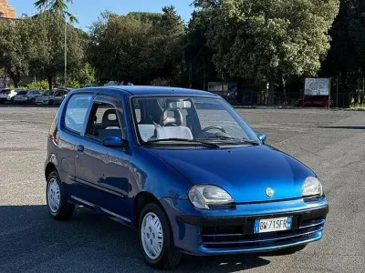 Usata Fiat 600 54 CV (39 kW) 2001 Blu Berlina