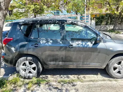 Usata Toyota RAV4 136 CV (100 kW) 2006 Grigio SUV