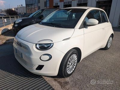 Usata Fiat 500e 69 kW (95 CV) 2022 Bianco Berlina