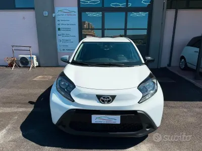 Usata Toyota Aygo X Lounge 72 CV (52 kW) 2022 Bianco SUV