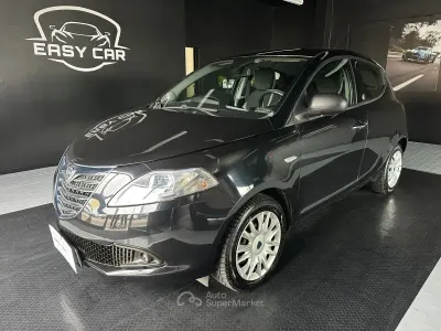 Usata Lancia Ypsilon 69 CV (50 kW) 2014 Nero Utilitaria