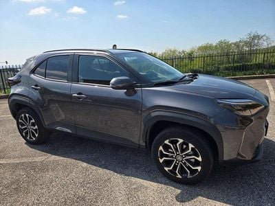 Usata Toyota Yaris Cross Trend 92 CV (67 kW) 2025 Grigio SUV