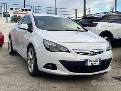 Occasion Opel Astra GTC S 140 ch (102 kW) 2012 Blanc Berline