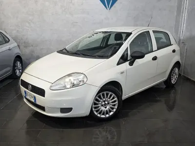 Usata Fiat Grande Punto S 69 CV (50 kW) 2011 Bianco Utilitaria
