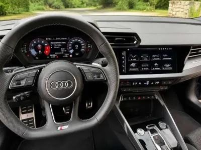 Usata Audi A3 125 CV (91 kW) 2025 Blu/azzurro Berlina