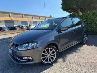 Begagnad VW Polo Comfortline 90 HK (66 kW) 2016 Grå Sedan