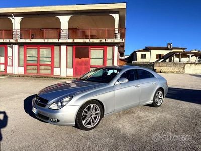 Usata Mercedes CLS320 224 CV (164 kW) 2006 Grigio Berlina