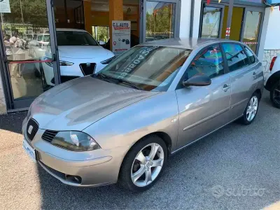 Usata Seat Ibiza 64 CV (47 kW) 2002 Grigio Utilitaria