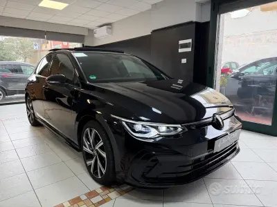 Usata VW Golf VIII R-line 150 CV (110 kW) 2024 Nero Berlina
