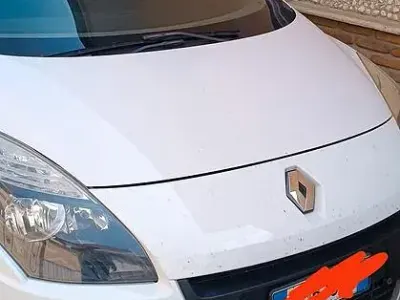 Usata Renault Scénic III 110 CV (80 kW) 2011 Bianco Monovolume