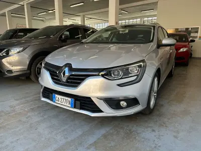Usata Renault Mégane GrandTour Intens 140 CV (102 kW) 2020 Grigio Station wagon