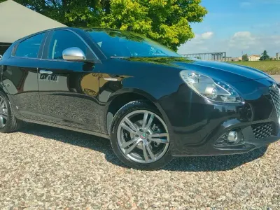 Usata Alfa Romeo Giulietta Super 120 CV (88 kW) 2017 Nero Utilitaria