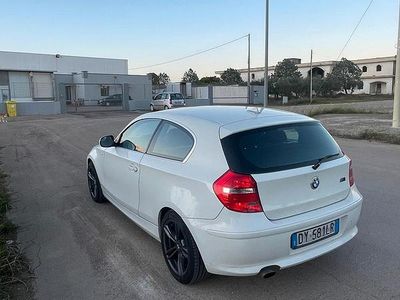 Usata BMW 116 146 CV (107 kW) 2009 Bianco Utilitaria
