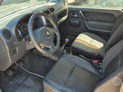 Usata Suzuki Jimny 85 CV (62 kW) 2013 Nero SUV