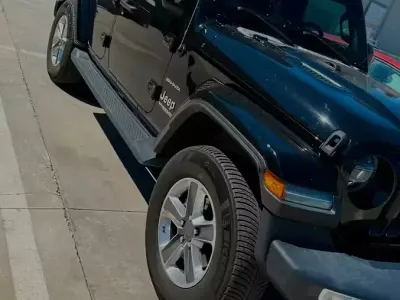Begagnad Jeep Wrangler Sahara 200 HK (147 kW) 2021 Svart SUV