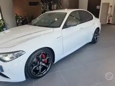 Usata Alfa Romeo Giulia Super 180 CV (132 kW) 2017 Bianco Berlina