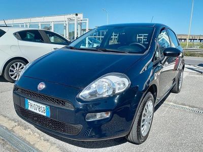 Usata Fiat Punto Street 77 CV (56 kW) 2017 Nero Utilitaria