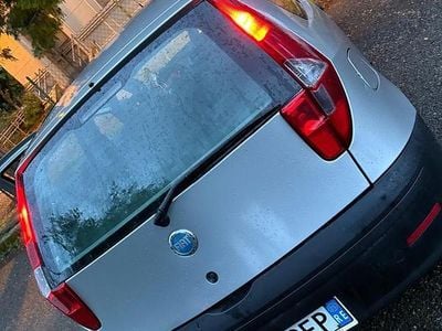Usata Fiat Punto 54 CV (39 kW) 2005 Grigio Utilitaria