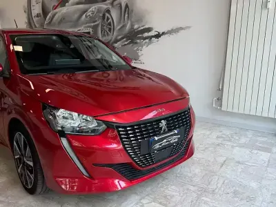Begagnad Peugeot 208 Active 101 HK (74 kW) 2019 Röd Halvkombi