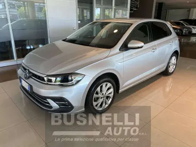 Usata VW Polo Style 95 CV (69 kW) 2022 Reflex silver Utilitaria