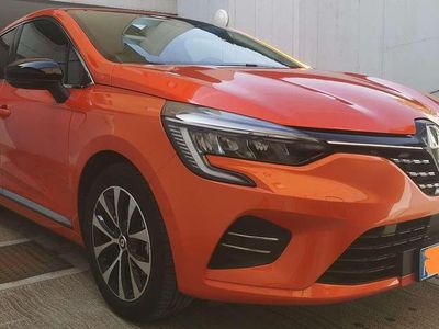 Usata Renault Clio V Techno 91 CV (66 kW) 2023 Arancione Berlina