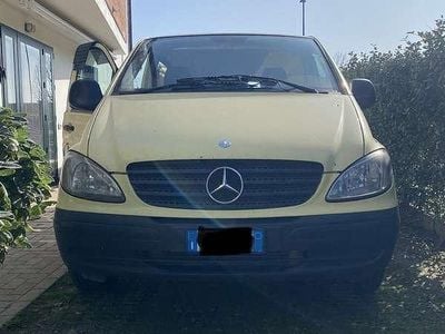 Usata Mercedes Vito 150 CV (110 kW) 2005 Giallo Furgone